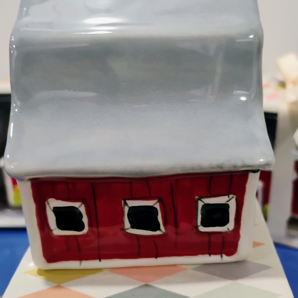 Blue Sky Ceramic 4.5" x 2.75" x 3" Barn/Silo 15730 Painted BRAND-NEW w/tag/box - Picture 12 of 15